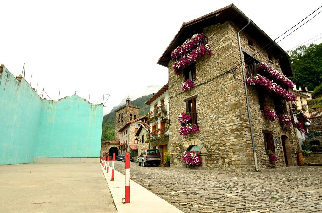 Hotel Argonz Etxea à Urzainqui Extérieur photo